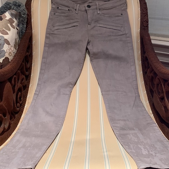 NWOT VINCE MARBLED LASER WASH SKINNY JEANS WITH WELT POCKETS AND SEAMING DETAIL - Picture 12 of 16